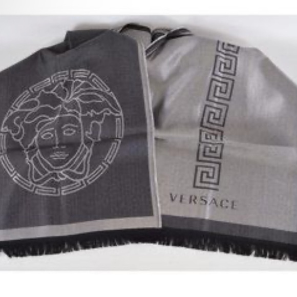 Versace Medusa Unisex Scarf NWT super soft and elegant - Picture 2 of 10
